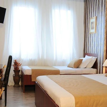 Hotel Royal Skopje Phòng bức ảnh